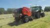 KUHN FB 3135 圓捆打捆機制作青貯草捆。